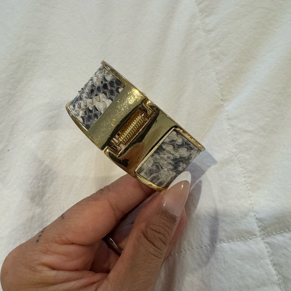 Stella & Dot Snakeskin Bangle ✨✨ - Picture 4 of 8